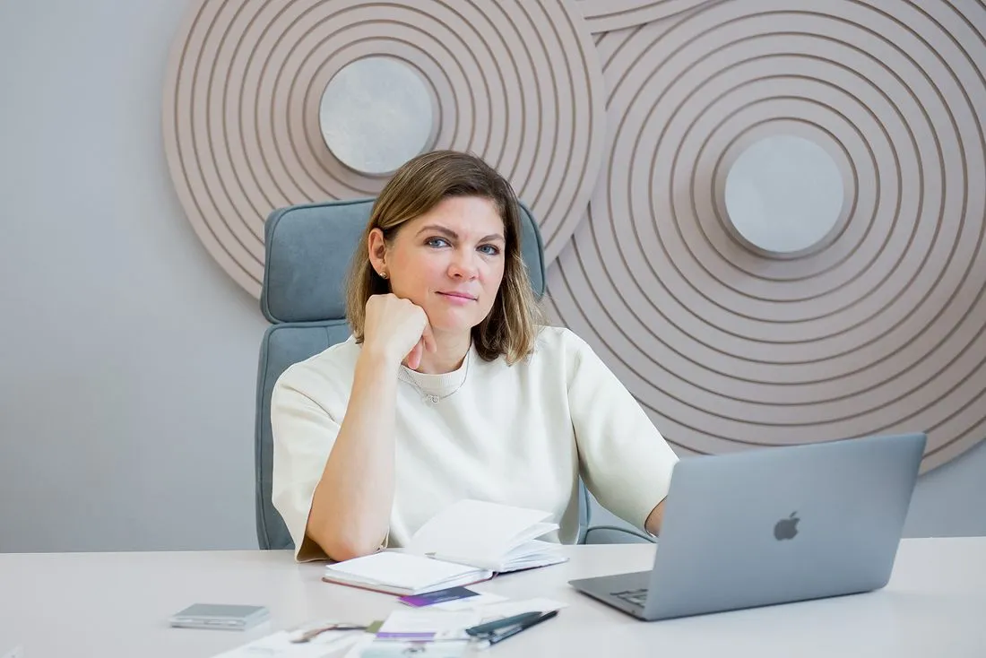 Viktoria Eliseeva-Amon in the M-Expert office